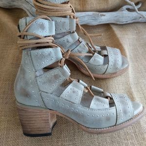 Freebird by Steven Hazel sandal